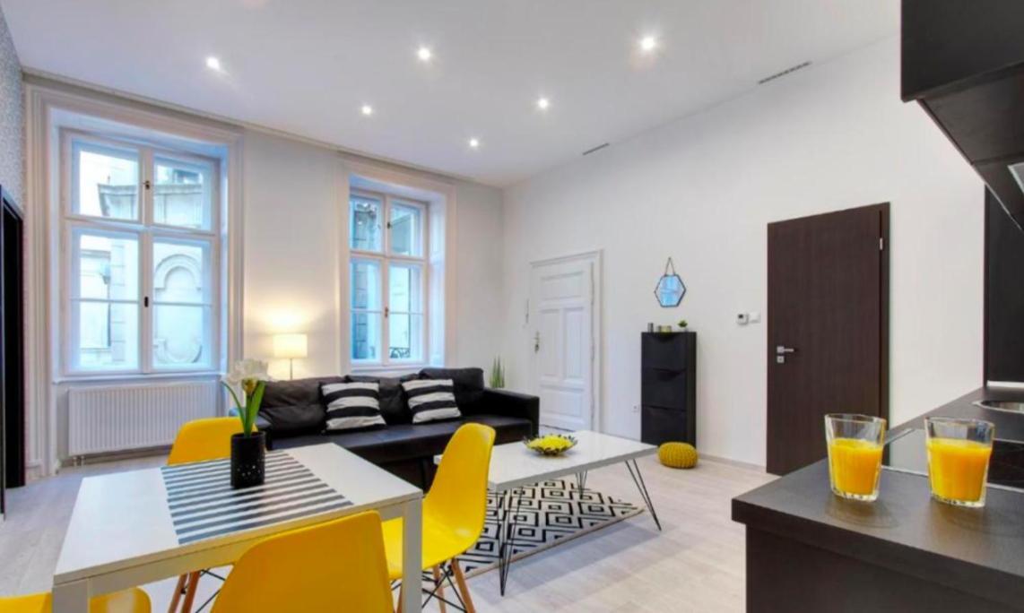 Apáczai Deluxe Apartments *