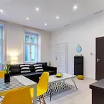 Apaczai Deluxe Apartments